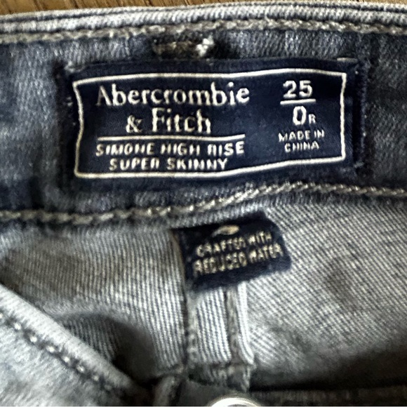 Abercrombie & Fitch Super Skinny Jeans - Picture 4 of 4